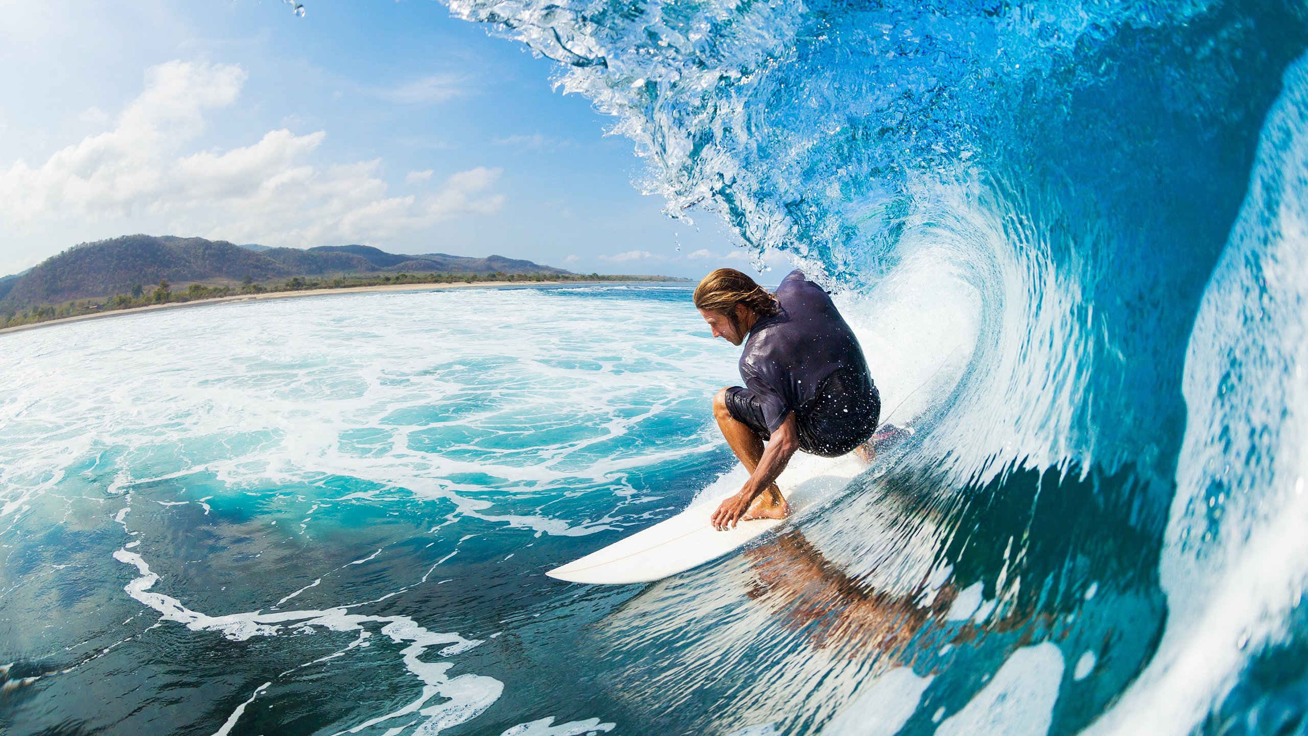 中超联赛引入智能裁判技术提升判罚精准度，中超裁判又出争议判罚