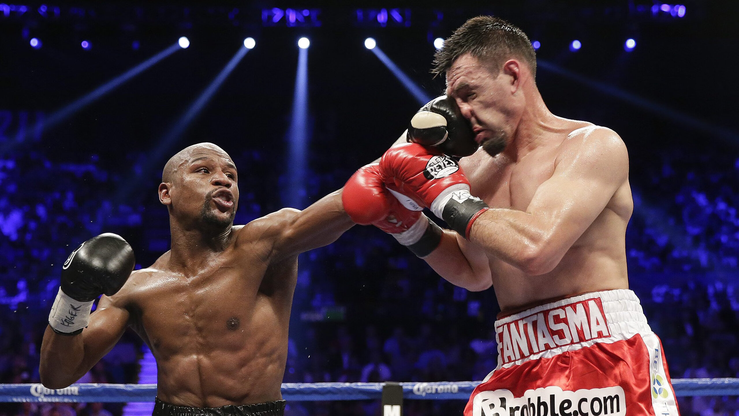 皇马3-0击败帕丘卡，赢得首届洲际杯，皇马3-1完胜巴萨